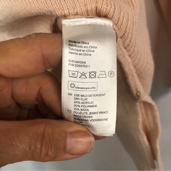 H&M Women’s Sweater Loose Fit Boxy Exterior Seams Wool Blend Soft Comfy - Picture 6 of 8